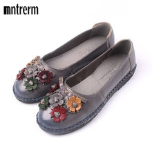Load image into Gallery viewer, 2018 Retro Shoes For Woman Handmade Shoes Genuine Leather flats with Butterfly-knot Spring Lady Sandals Flowers Mother Shoes